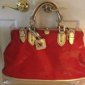 Glamorous finishes on overnight bag